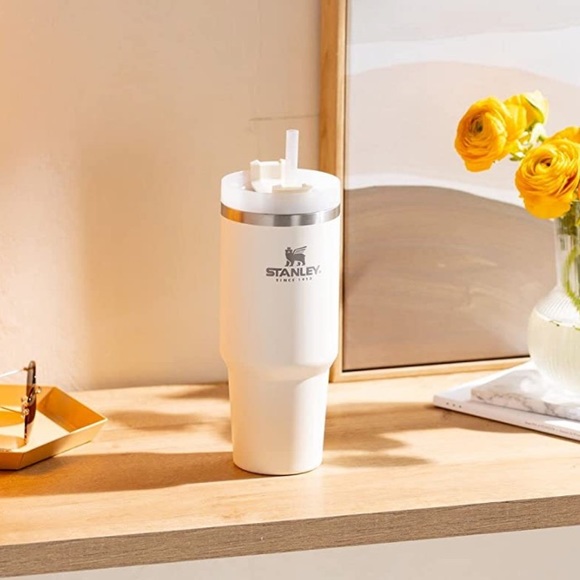 Stanley Adventure Quencher Travel Tumbler 30oz Cream - Picture 6 of 6